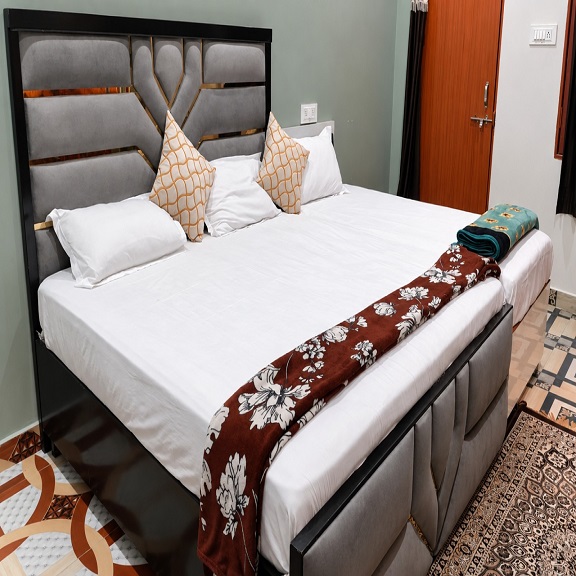 Guest house room